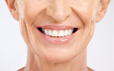 Korony porcelanowe a pełnoceramiczne – które wybrać?