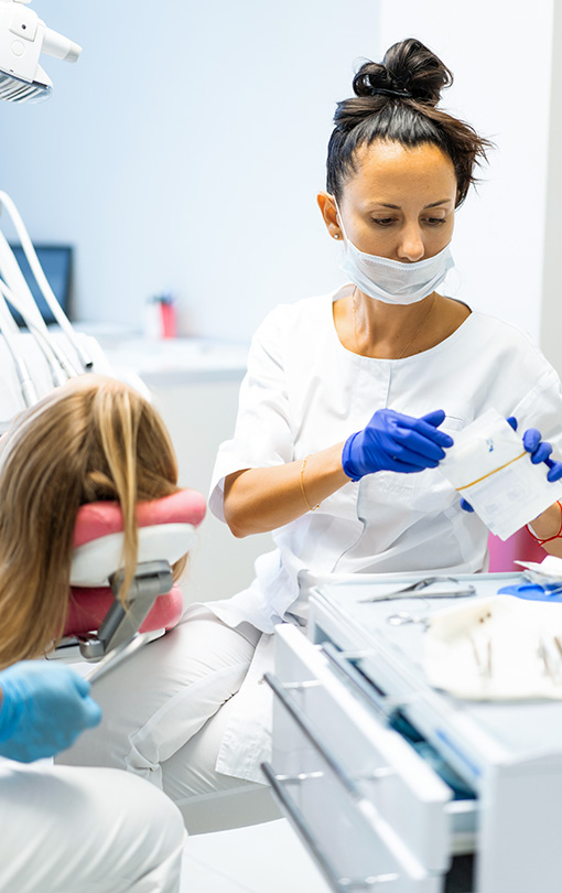 dentist in the process. Dental services, dental office, dental t korony przed i po